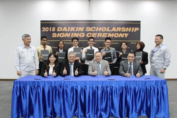 Daikin takes the heat off 7 students’ future through “cool” scholarship program | Daikin Malaysia